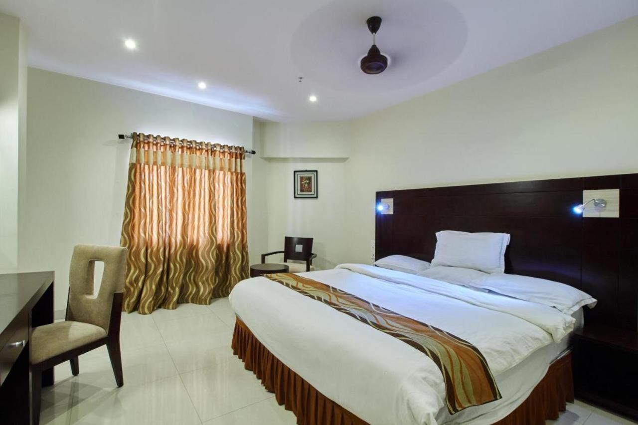 Krishna Residency Hotel Vijayawāda Exterior foto
