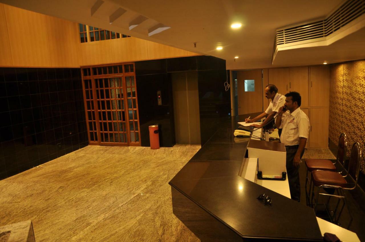 Krishna Residency Hotel Vijayawāda Exterior foto